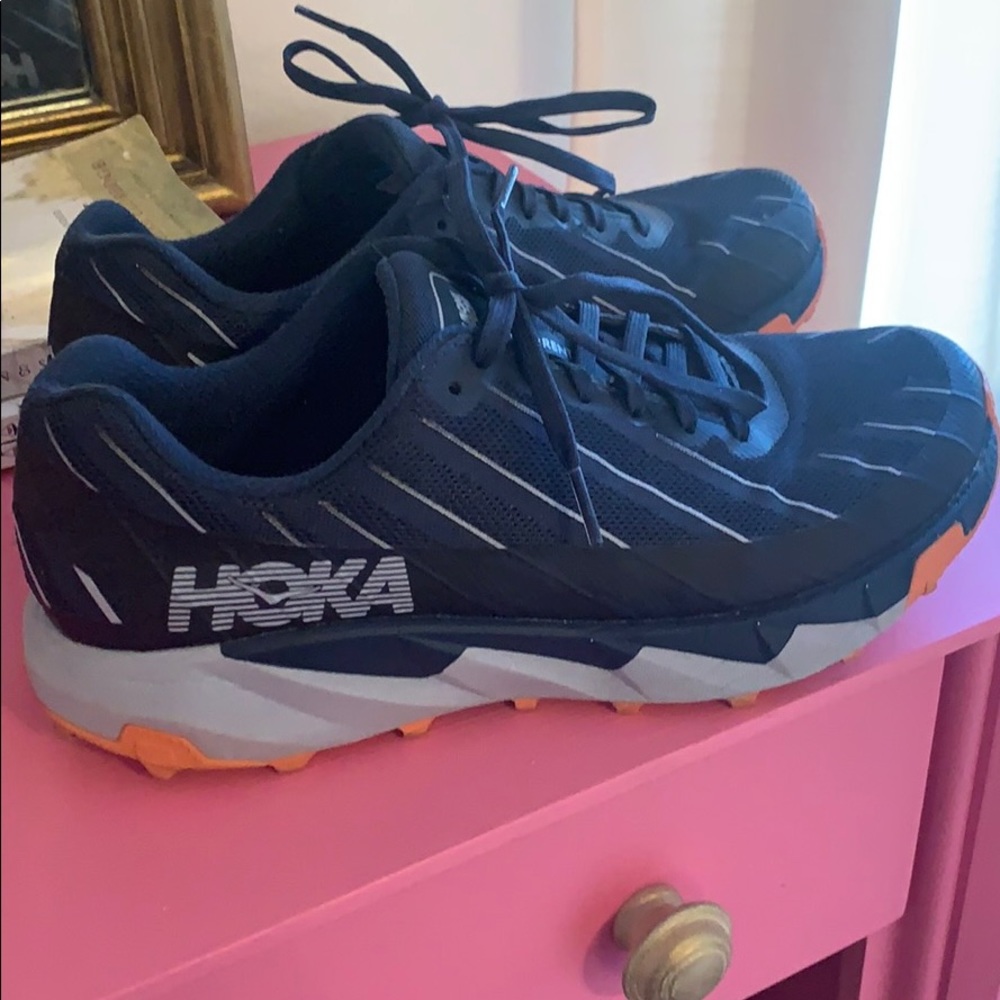 hoka tennis shoes